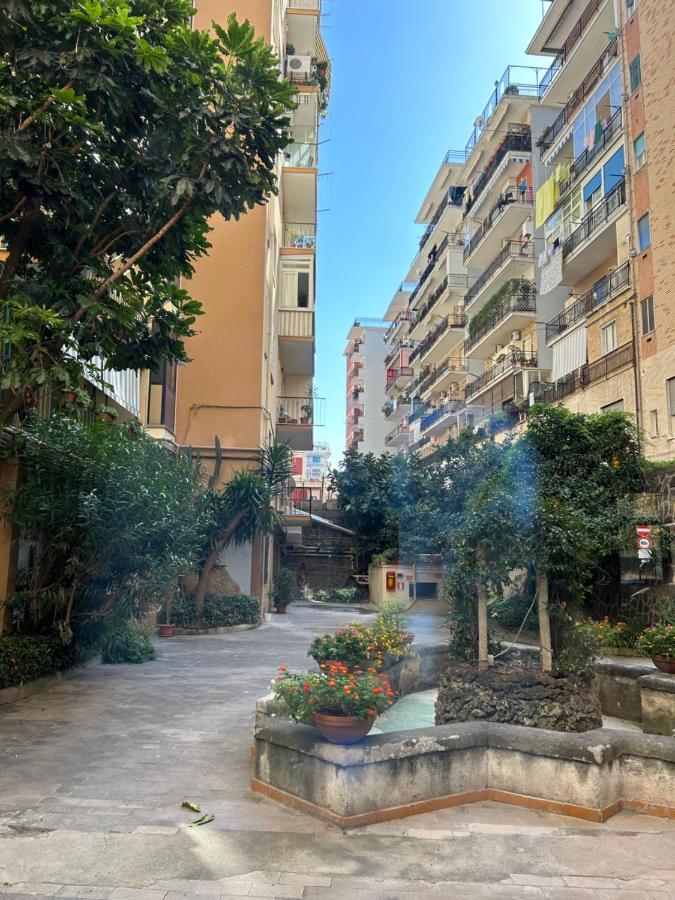 Vomero Suite And Deluxe Room B&B Napoli エクステリア 写真