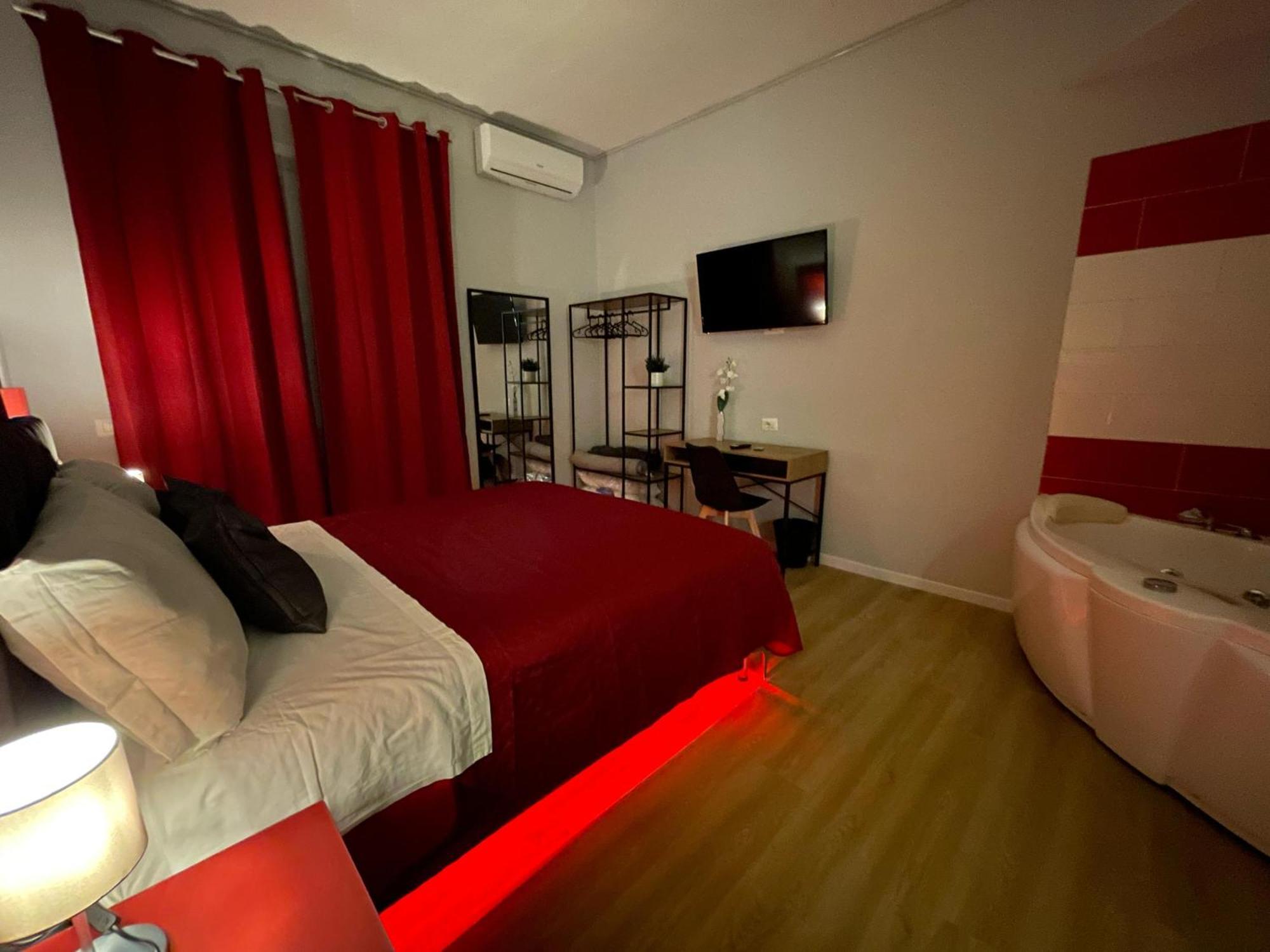 Vomero Suite And Deluxe Room B&B Napoli エクステリア 写真